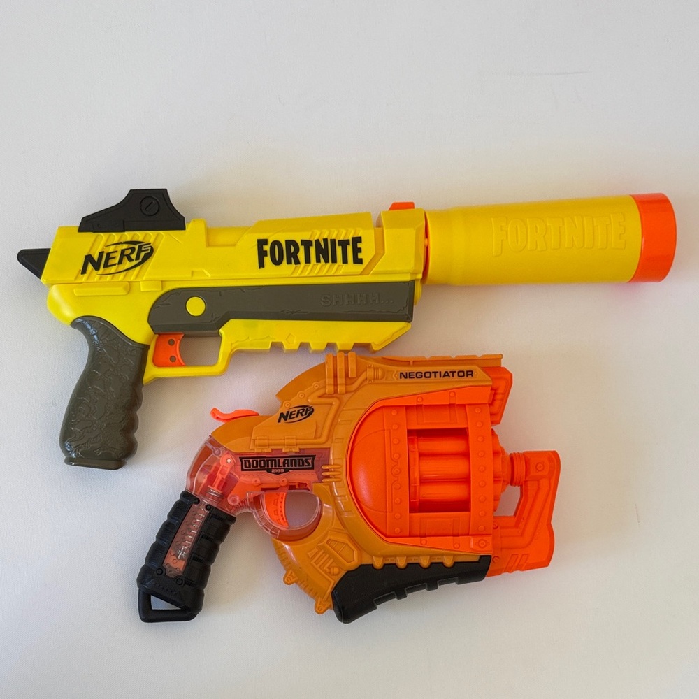 Nerf guns (2)